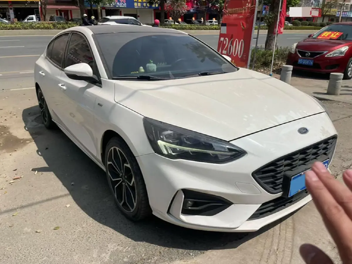 2021 Ford Focus 1.5T 174HP L3 8AT,autocango,china used car exporter,china ev exporter,chinese used car exporter,chinese used ev exporter