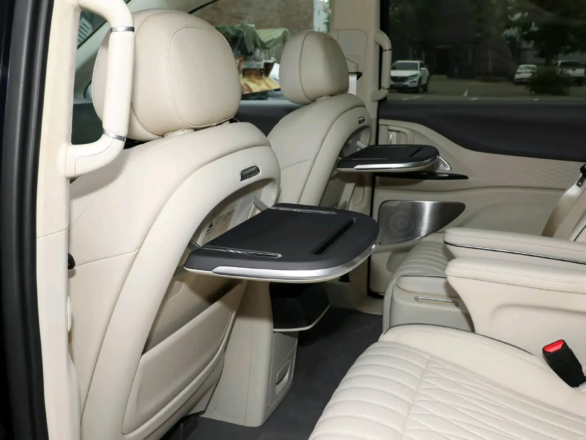 2024 Voyah Dream 1.5T 150HP L4 PHEV 43KWH,autocango,china used car exporter,china ev exporter,chinese used car exporter,chinese used ev exporter