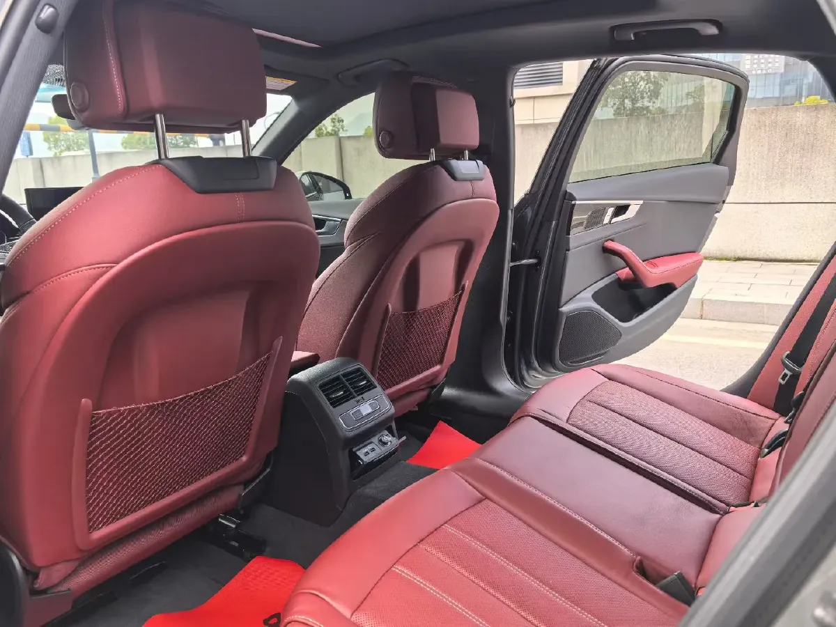 2024 Audi A4L 2.0T 190HP L4 7DCT,autocango,china used car exporter,china ev exporter,chinese used car exporter,chinese used ev exporter