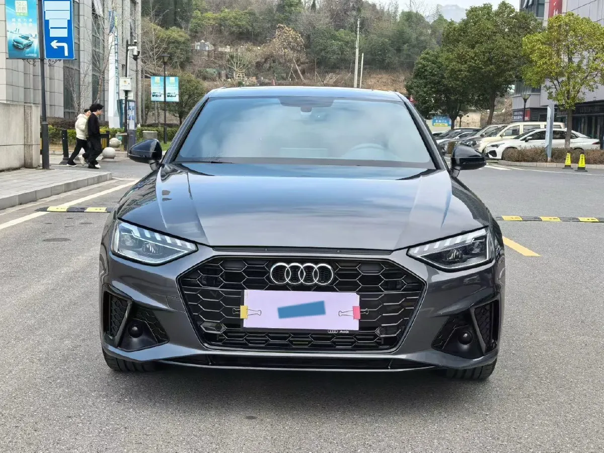 2024 Audi A4L 2.0T 190HP L4 7DCT,autocango,china used car exporter,china ev exporter,chinese used car exporter,chinese used ev exporter