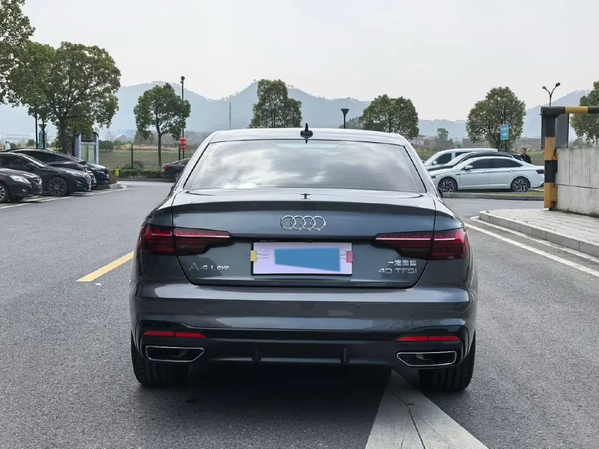 2024 Audi A4L 2.0T 190HP L4 7DCT,autocango,china used car exporter,china ev exporter,chinese used car exporter,chinese used ev exporter