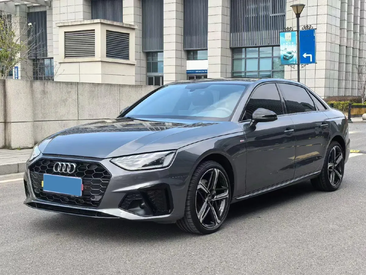 2024 Audi A4L 2.0T 190HP L4 7DCT,autocango,china used car exporter,china ev exporter,chinese used car exporter,chinese used ev exporter
