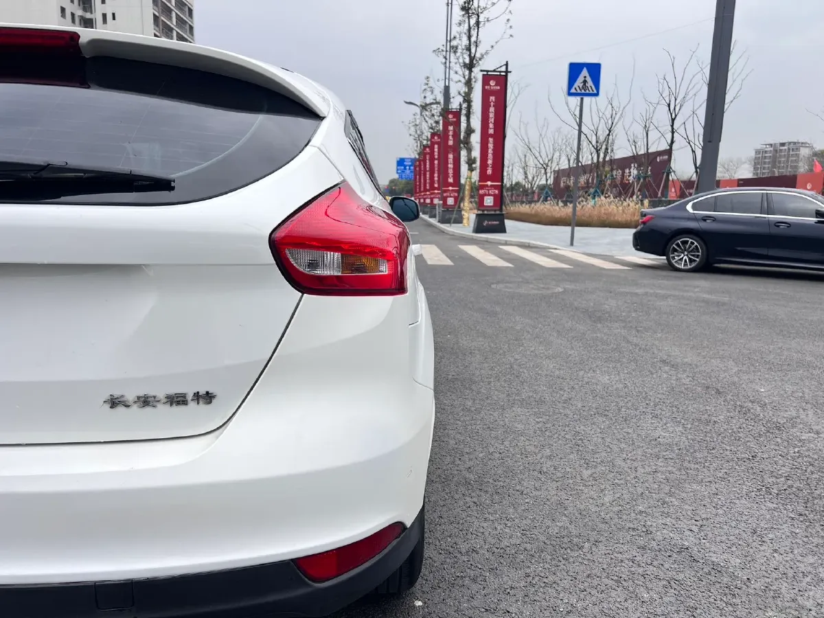 2017 Ford Focus 1.6L 125HP L4 5MT,autocango,china used car exporter,china ev exporter,chinese used car exporter,chinese used ev exporter