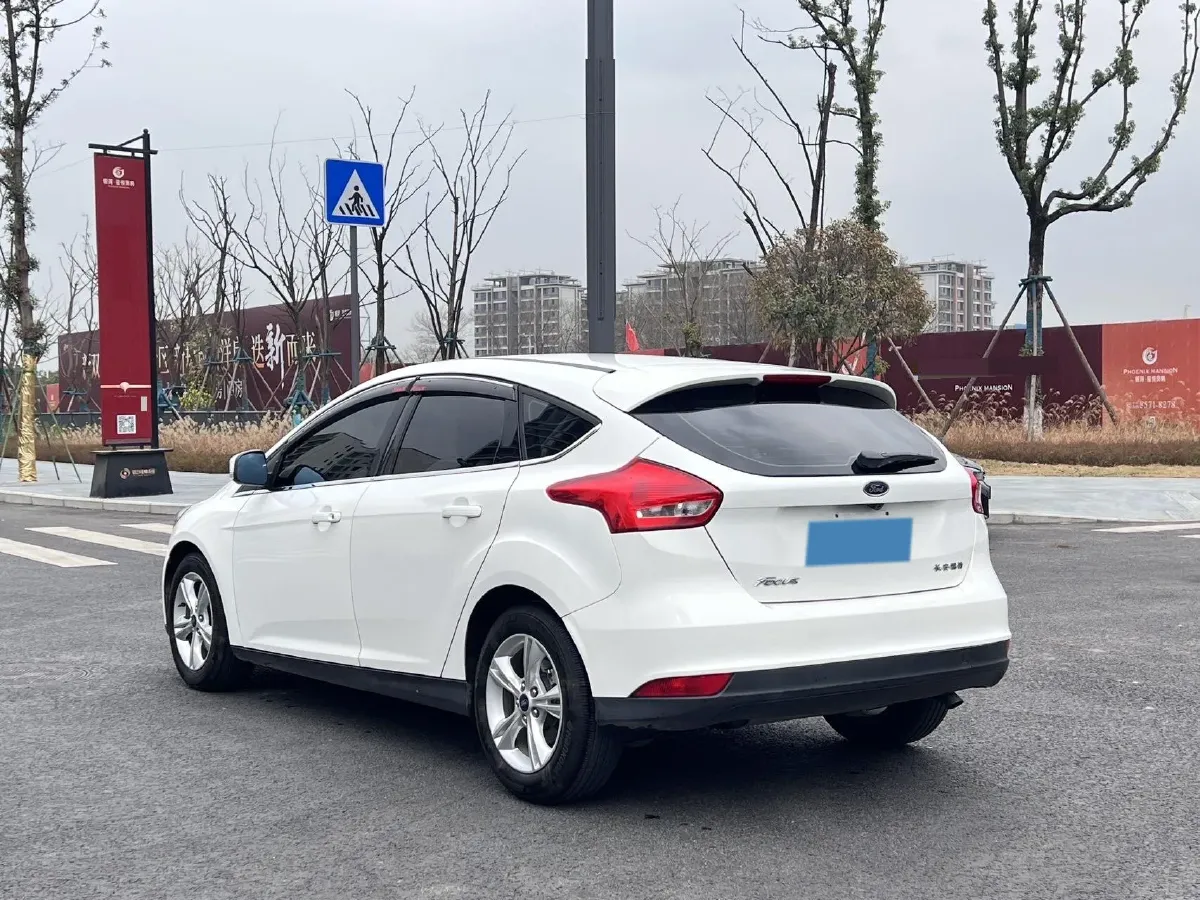 2017 Ford Focus 1.6L 125HP L4 5MT,autocango,china used car exporter,china ev exporter,chinese used car exporter,chinese used ev exporter