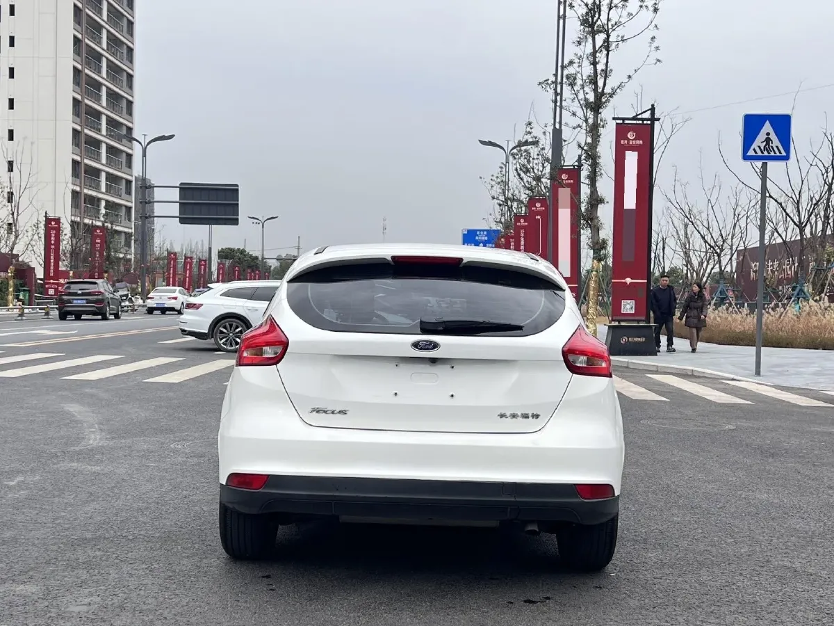 2017 Ford Focus 1.6L 125HP L4 5MT,autocango,china used car exporter,china ev exporter,chinese used car exporter,chinese used ev exporter