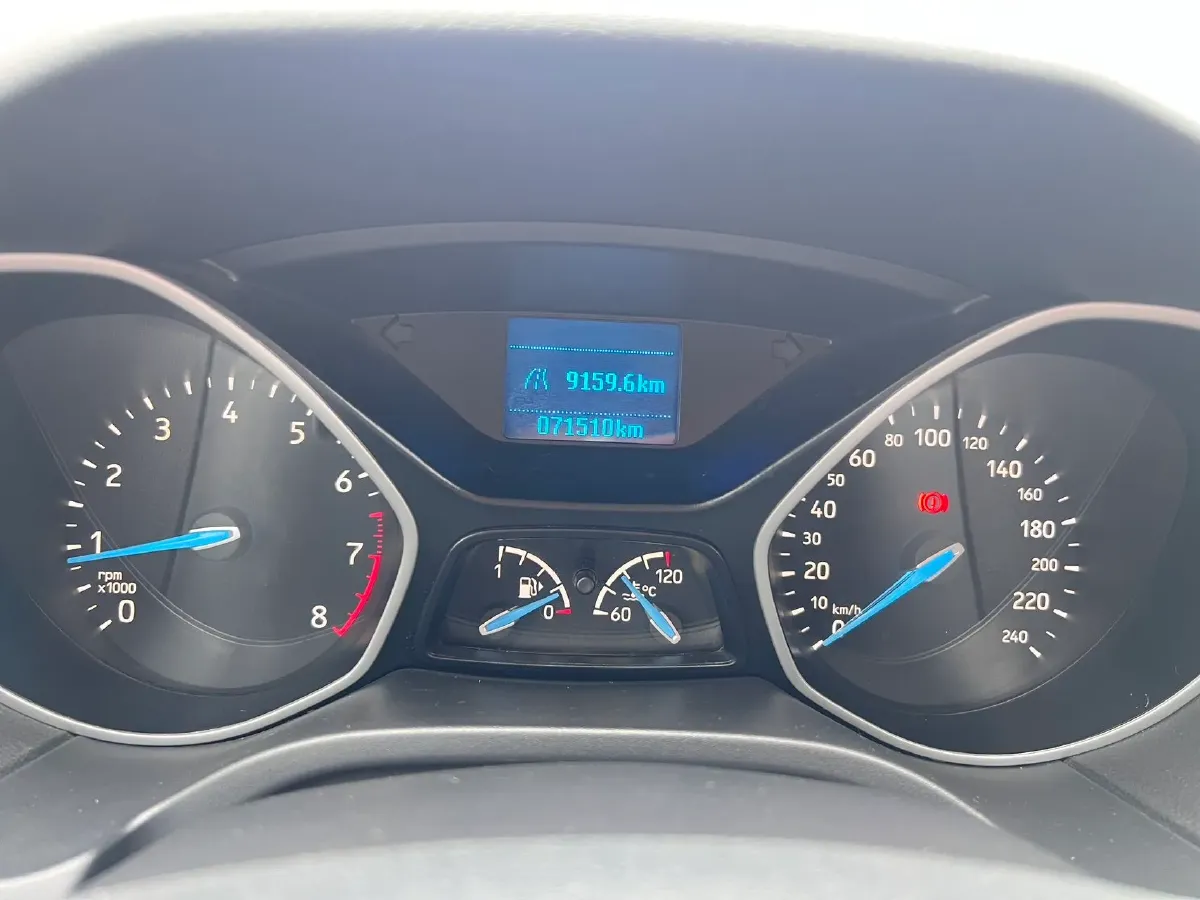 2017 Ford Focus 1.6L 125HP L4 5MT,autocango,china used car exporter,china ev exporter,chinese used car exporter,chinese used ev exporter