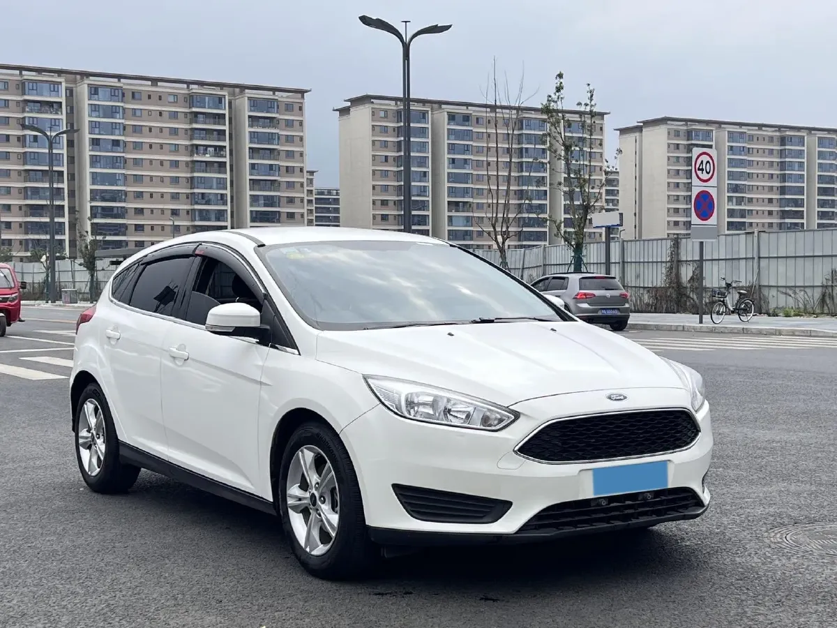 2017 Ford Focus 1.6L 125HP L4 5MT,autocango,china used car exporter,china ev exporter,chinese used car exporter,chinese used ev exporter