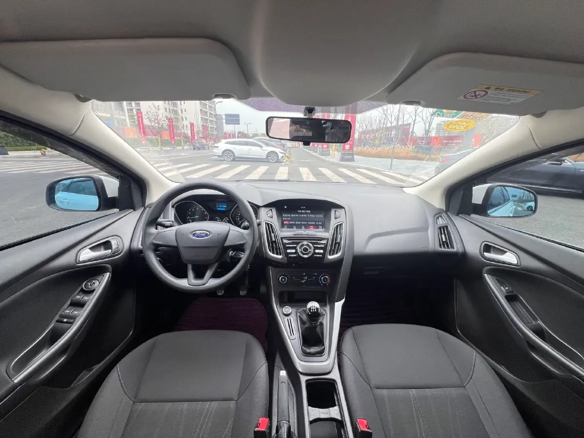 2017 Ford Focus 1.6L 125HP L4 5MT,autocango,china used car exporter,china ev exporter,chinese used car exporter,chinese used ev exporter