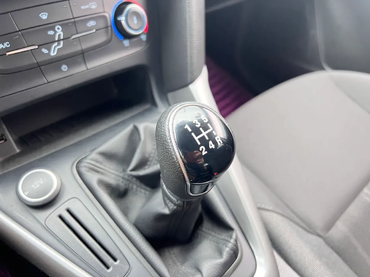 2017 Ford Focus 1.6L 125HP L4 5MT,autocango,china used car exporter,china ev exporter,chinese used car exporter,chinese used ev exporter