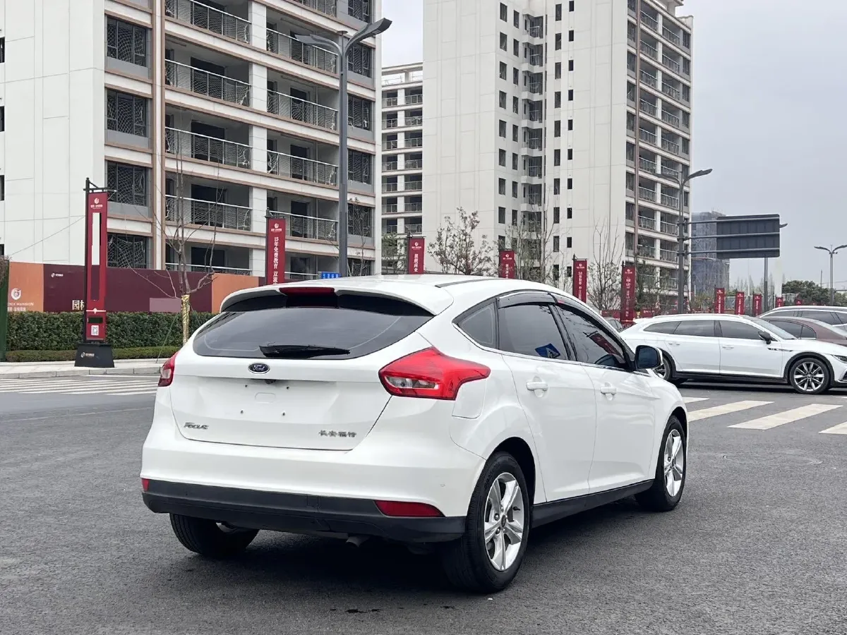 2017 Ford Focus 1.6L 125HP L4 5MT,autocango,china used car exporter,china ev exporter,chinese used car exporter,chinese used ev exporter