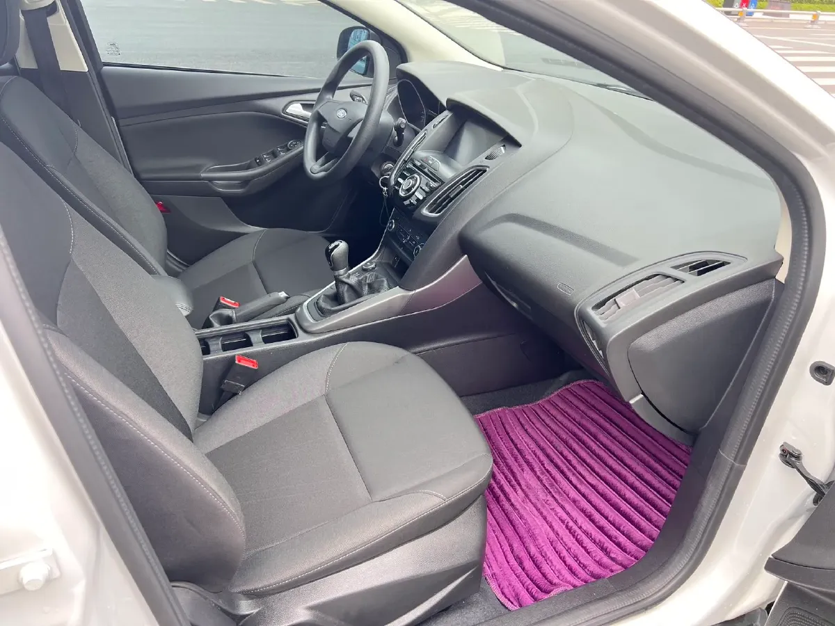 2017 Ford Focus 1.6L 125HP L4 5MT,autocango,china used car exporter,china ev exporter,chinese used car exporter,chinese used ev exporter