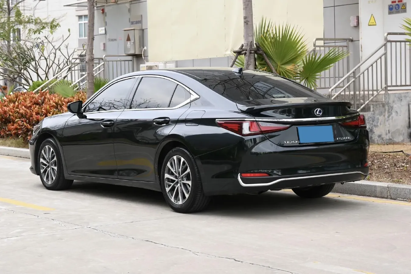 2021 Lexus ES 2.5L 178HP L4 E-CVT Hybrid,autocango,china used car exporter,china ev exporter,chinese used car exporter,chinese used ev exporter