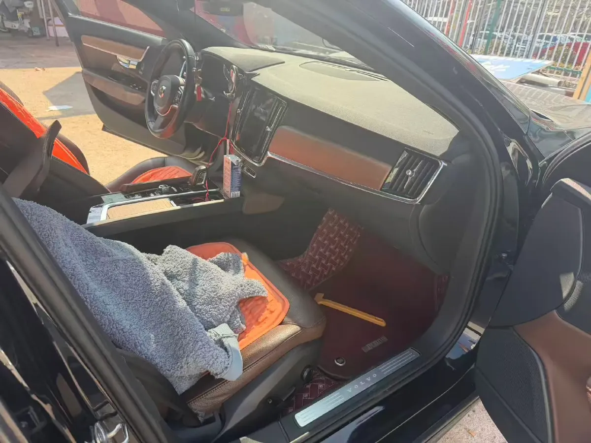 2021 Volvo S90 2.0T 250HP L4 8AT,autocango,china used car exporter,china ev exporter,chinese used car exporter,chinese used ev exporter