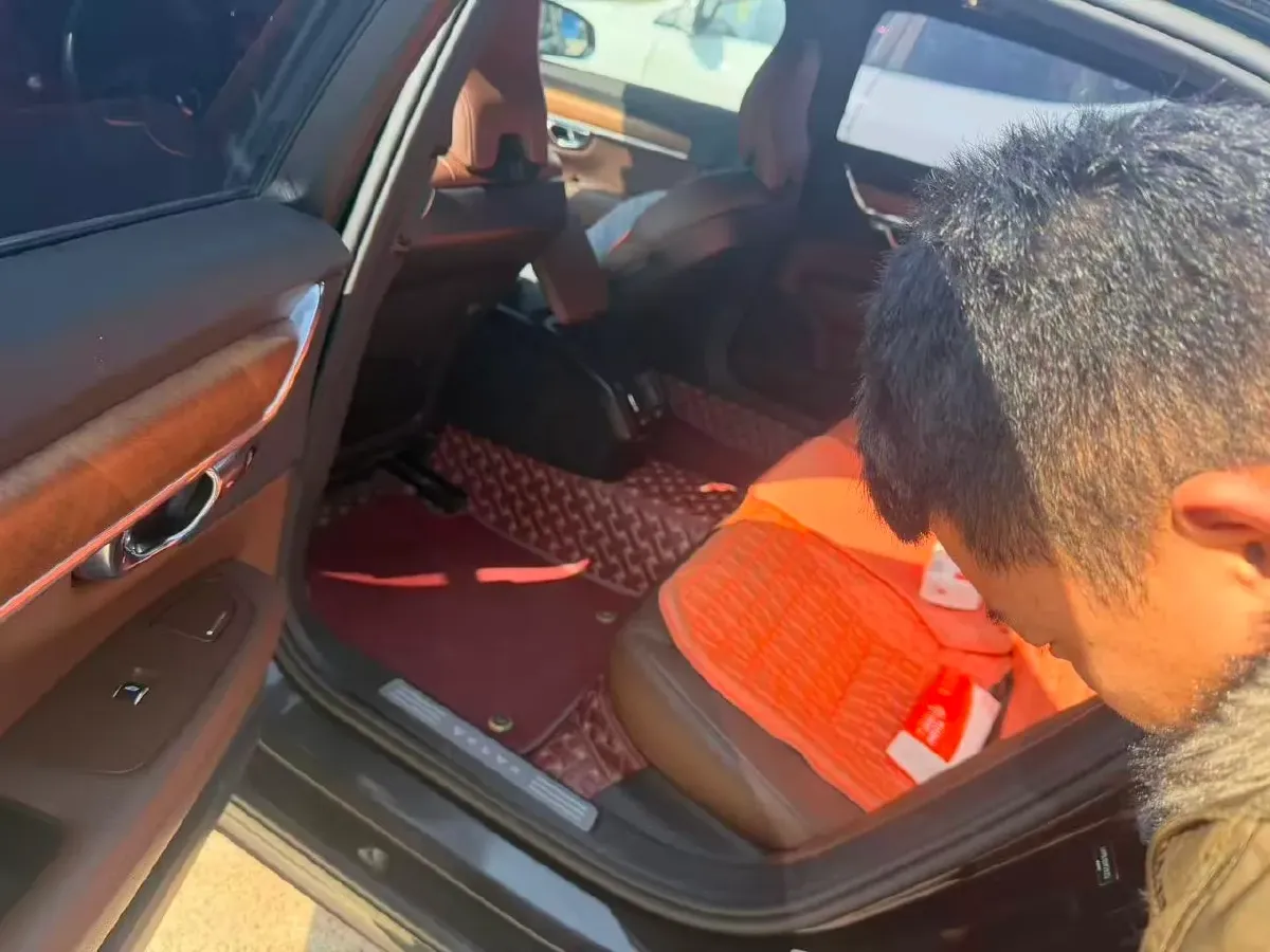 2021 Volvo S90 2.0T 250HP L4 8AT,autocango,china used car exporter,china ev exporter,chinese used car exporter,chinese used ev exporter