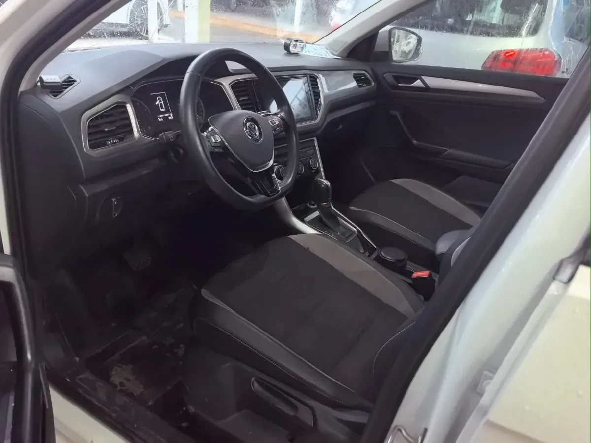 2019 Volkswagen T-Roc 1.4T 131HP L4 7DCT,autocango,china used car exporter,china ev exporter,chinese used car exporter,chinese used ev exporter