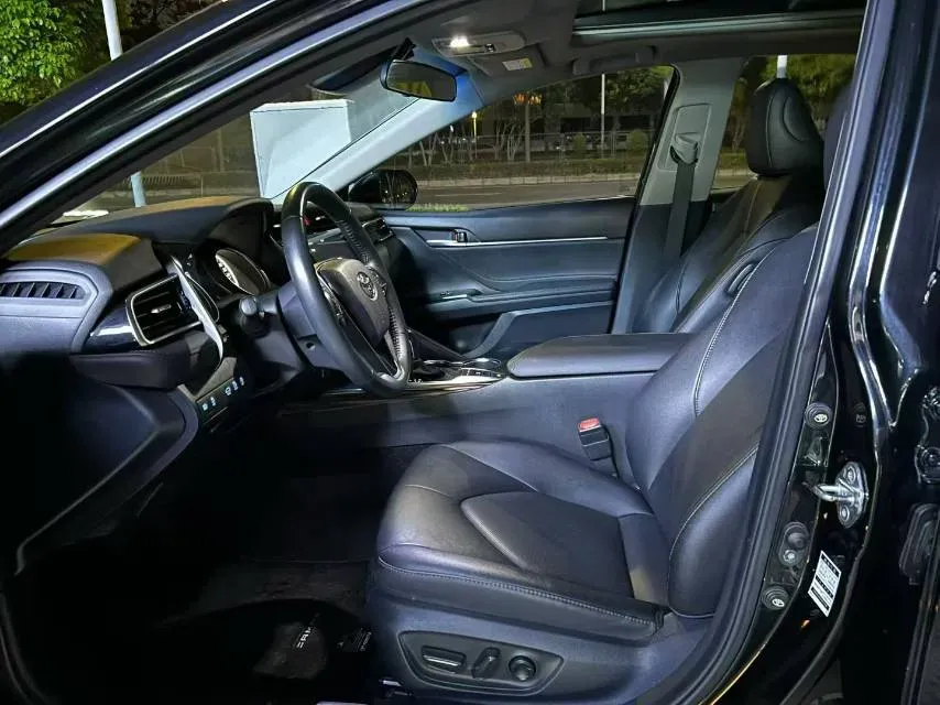 2019 Toyota Camry 2.5L 209HP L4 8AT,autocango,china used car exporter,china ev exporter,chinese used car exporter,chinese used ev exporter