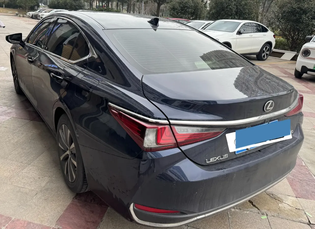 2020 Lexus ES 2.0L 173HP L4 CVT,autocango,china used car exporter,china ev exporter,chinese used car exporter,chinese used ev exporter