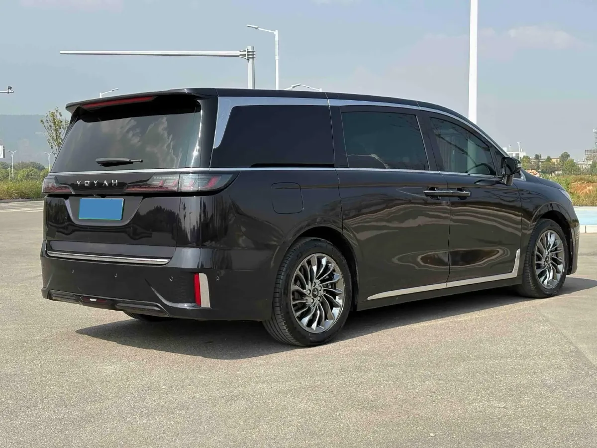 2022 Voyah Dream 1.5T 136HP L4 PHEV 25.57KWH,autocango,china used car exporter,china ev exporter,chinese used car exporter,chinese used ev exporter
