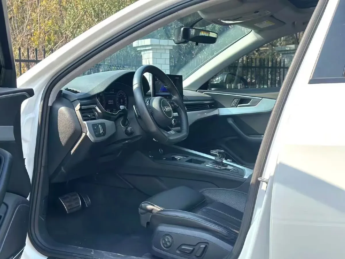 2020 Audi A4L 2.0T 190HP L4 7DCT,autocango,china used car exporter,china ev exporter,chinese used car exporter,chinese used ev exporter