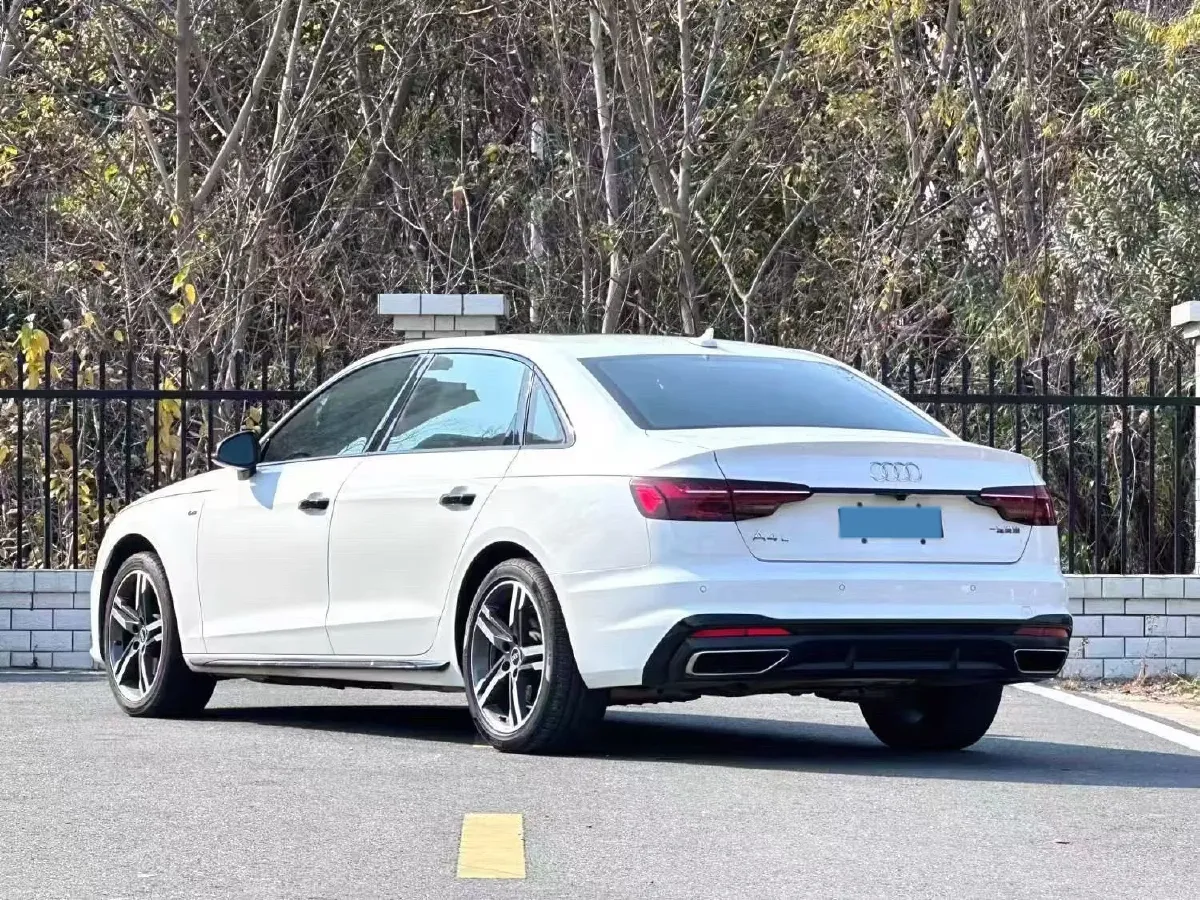 2020 Audi A4L 2.0T 190HP L4 7DCT,autocango,china used car exporter,china ev exporter,chinese used car exporter,chinese used ev exporter