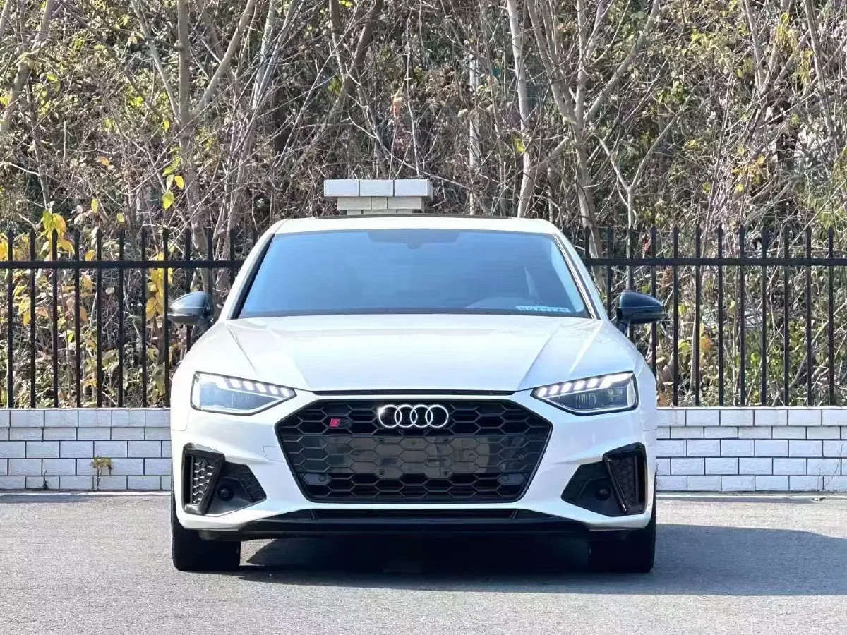 2020 Audi A4L 2.0T 190HP L4 7DCT,autocango,china used car exporter,china ev exporter,chinese used car exporter,chinese used ev exporter