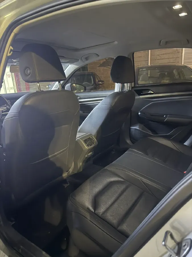 2019 HuangHai WeiLong 2.4T 218HP L4 6AT,autocango,china used car exporter,china ev exporter,chinese used car exporter,chinese used ev exporter