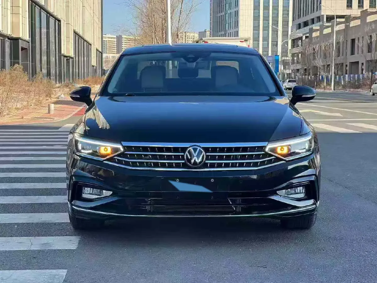 2024 Volkswagen Magotan 2.0T 186HP L4 7DCT,autocango,china used car exporter,china ev exporter,chinese used car exporter,chinese used ev exporter