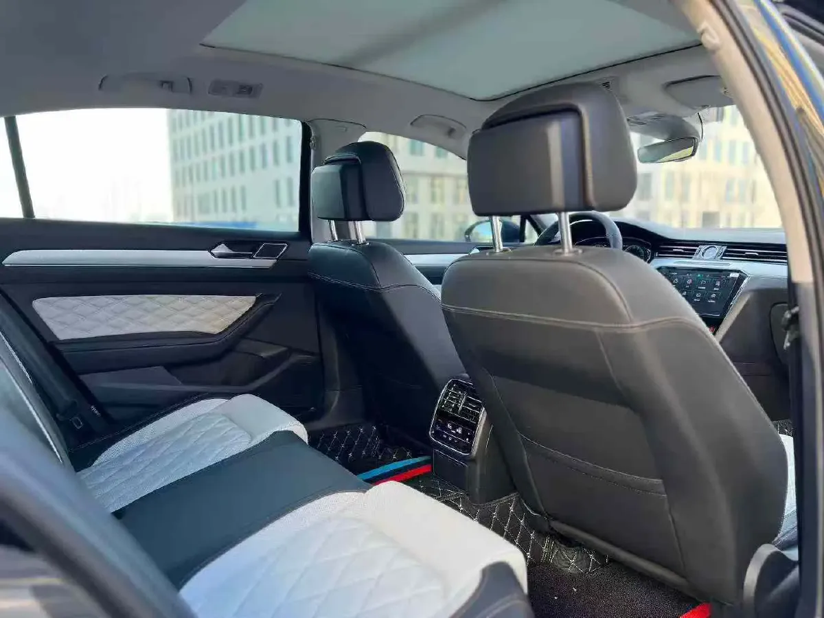 2024 Volkswagen Magotan 2.0T 186HP L4 7DCT,autocango,china used car exporter,china ev exporter,chinese used car exporter,chinese used ev exporter