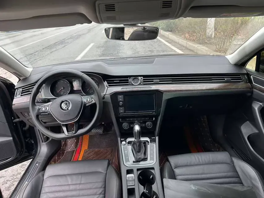 2019 Volkswagen Magotan 2.0T 186HP L4 7DCT,autocango,china used car exporter,china ev exporter,chinese used car exporter,chinese used ev exporter