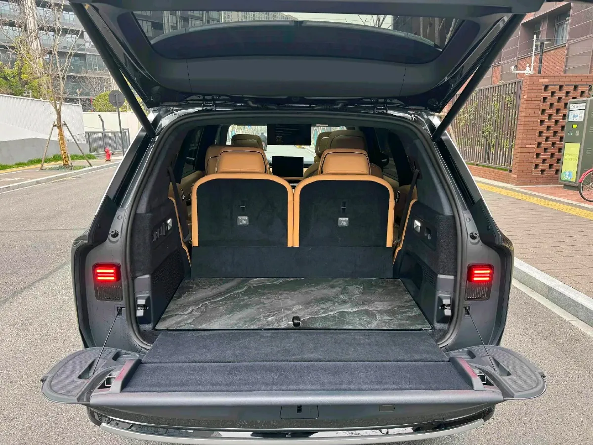 2025 Zeekr 9X 2.0T 279HP L4 1DHT PHEV,autocango,china used car exporter,china ev exporter,chinese used car exporter,chinese used ev exporter