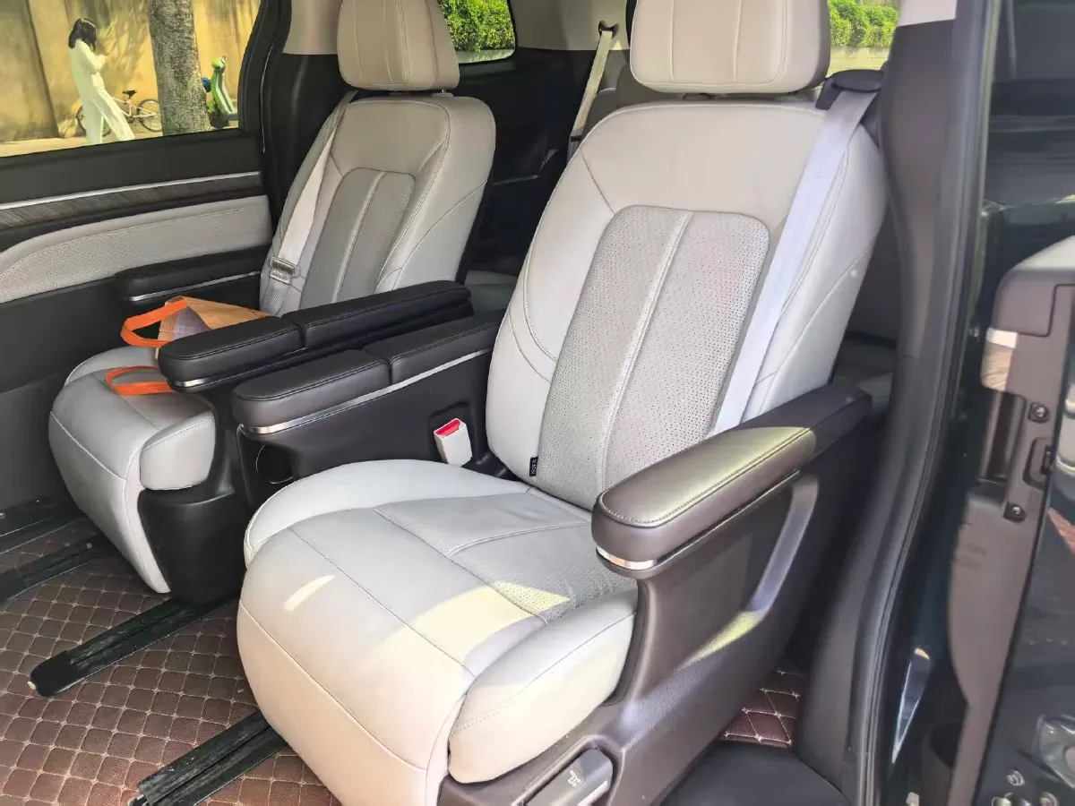 2021 GAC Trumpchi M8 2.0T 252HP L4 8AT,autocango,china used car exporter,china ev exporter,chinese used car exporter,chinese used ev exporter