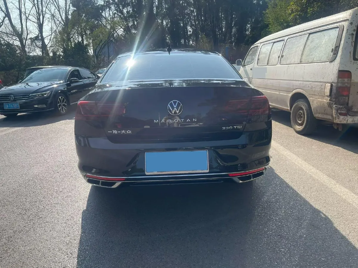 2023 Volkswagen Magotan 2.0T 186HP L4 7DCT,autocango,china used car exporter,china ev exporter,chinese used car exporter,chinese used ev exporter