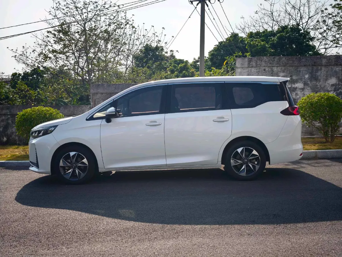 2021 GAC Trumpchi M6 1.5T 169HP L4 7DCT,autocango,china used car exporter,china ev exporter,chinese used car exporter,chinese used ev exporter