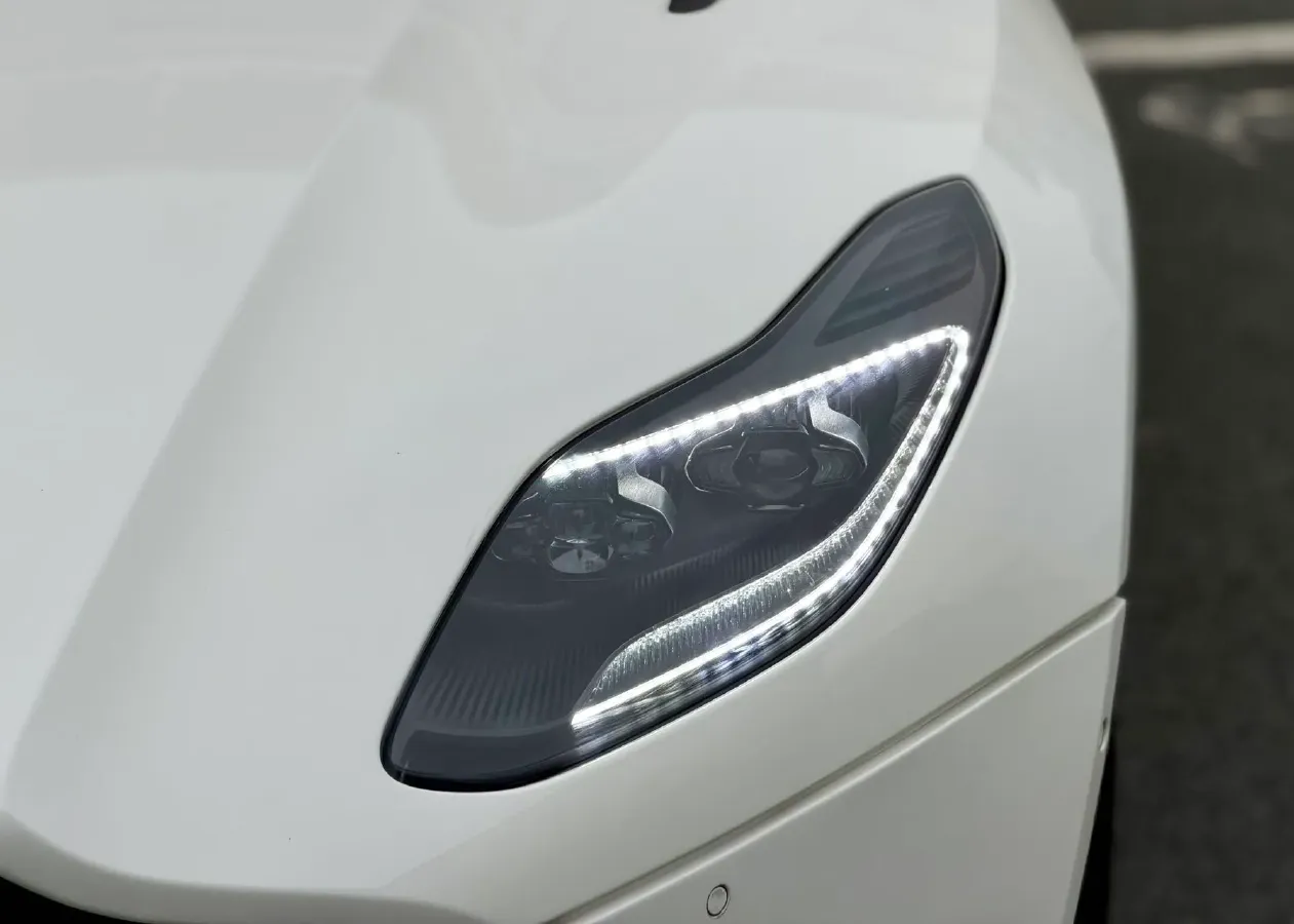 2019 Aston Martin DB11 4.0T 510HP V8 8AT,autocango,china used car exporter,china ev exporter,chinese used car exporter,chinese used ev exporter