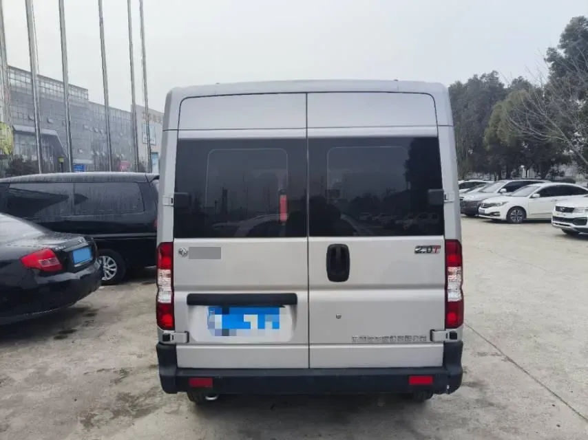 2023 DongFeng DFAC YuFeng 2.0T 136HP L4 7DCT,autocango,china used car exporter,china ev exporter,chinese used car exporter,chinese used ev exporter