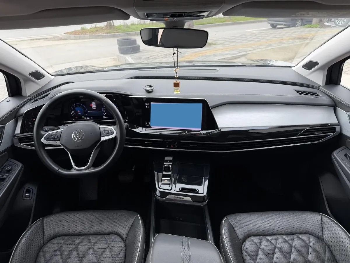 2022 Volkswagen Talagon 2.5T 299HP V6 7DCT,autocango,china used car exporter,china ev exporter,chinese used car exporter,chinese used ev exporter