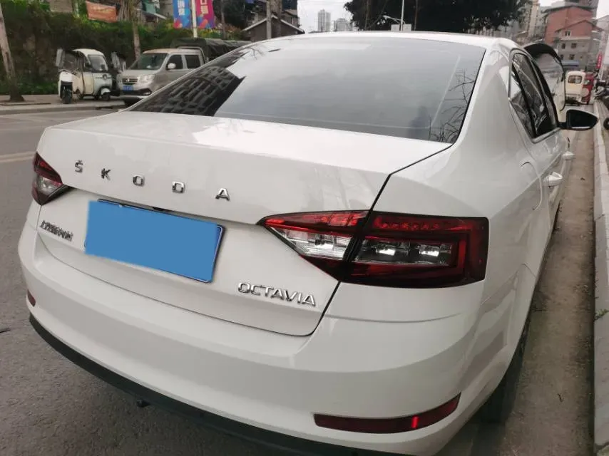 2020 Skoda Octavia 1.5L 113HP L4 6AT,autocango,china used car exporter,china ev exporter,chinese used car exporter,chinese used ev exporter
