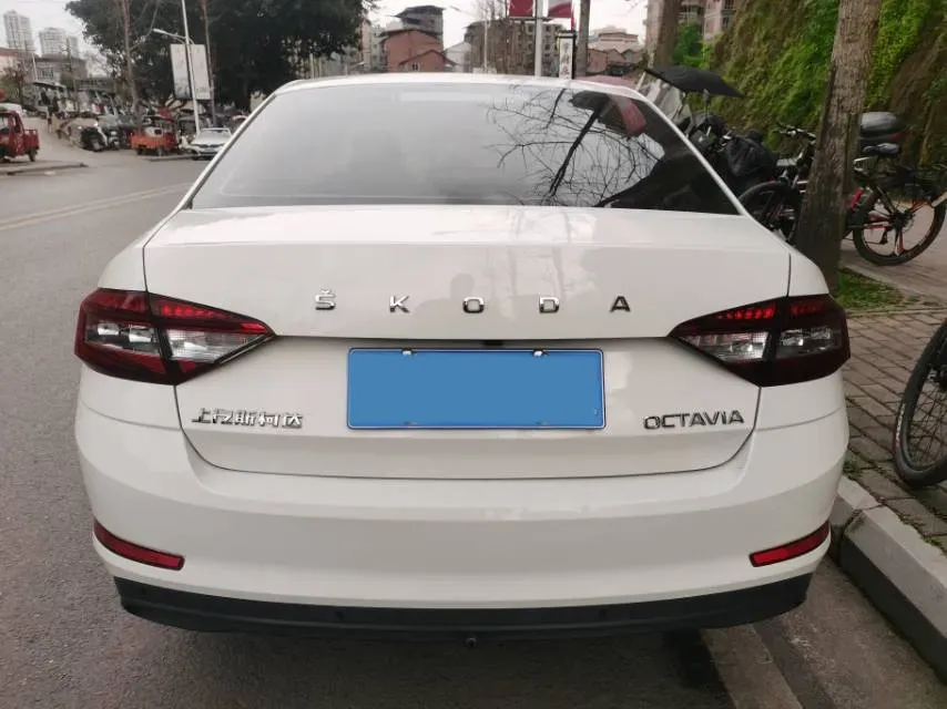 2020 Skoda Octavia 1.5L 113HP L4 6AT,autocango,china used car exporter,china ev exporter,chinese used car exporter,chinese used ev exporter
