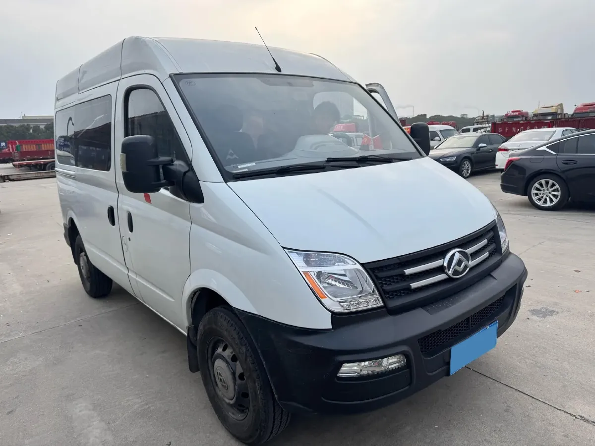 2020 MAXUS XinTu V80 2.5T 136HP L4 6MT,autocango,china used car exporter,china ev exporter,chinese used car exporter,chinese used ev exporter