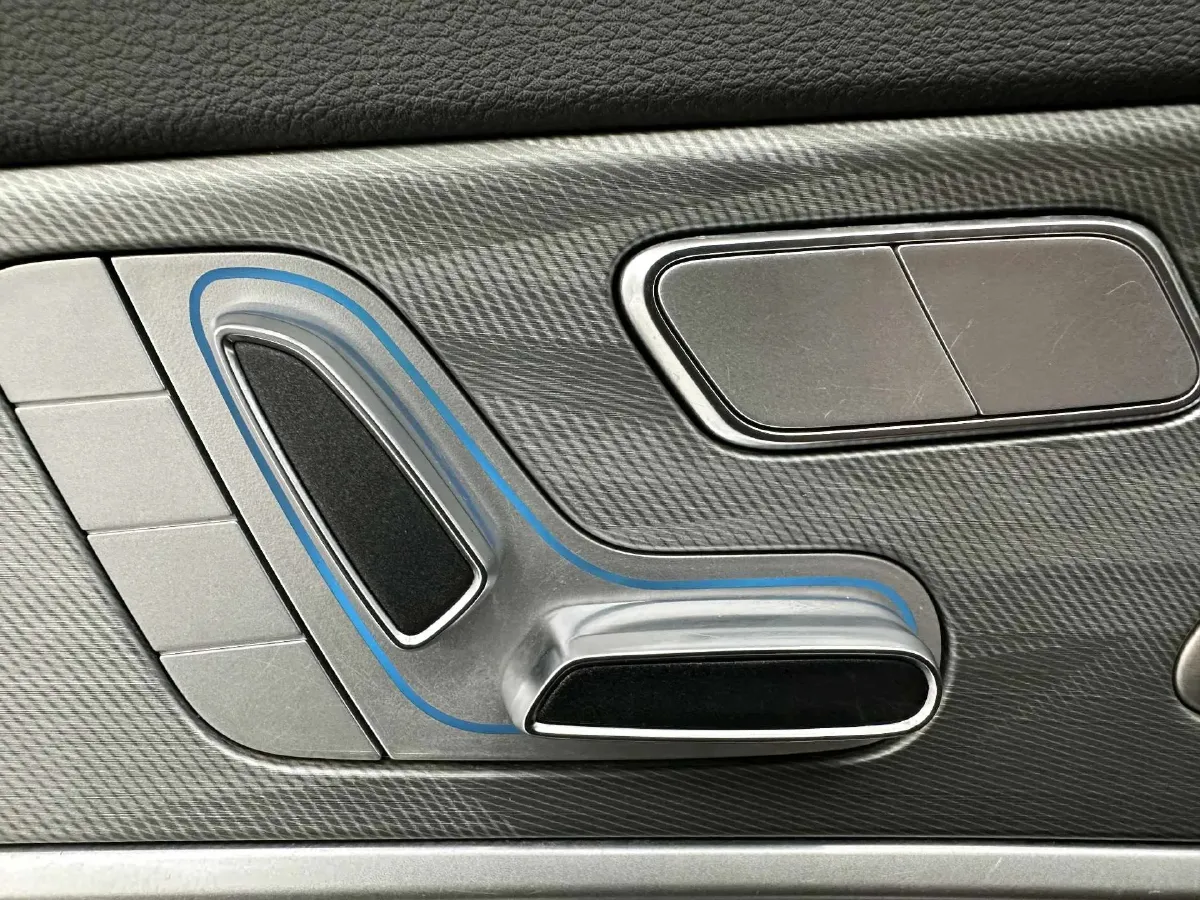 2023 ChangAn Oshan X7 Plus 1.5T 188HP L4 7DCT,autocango,china used car exporter,china ev exporter,chinese used car exporter,chinese used ev exporter