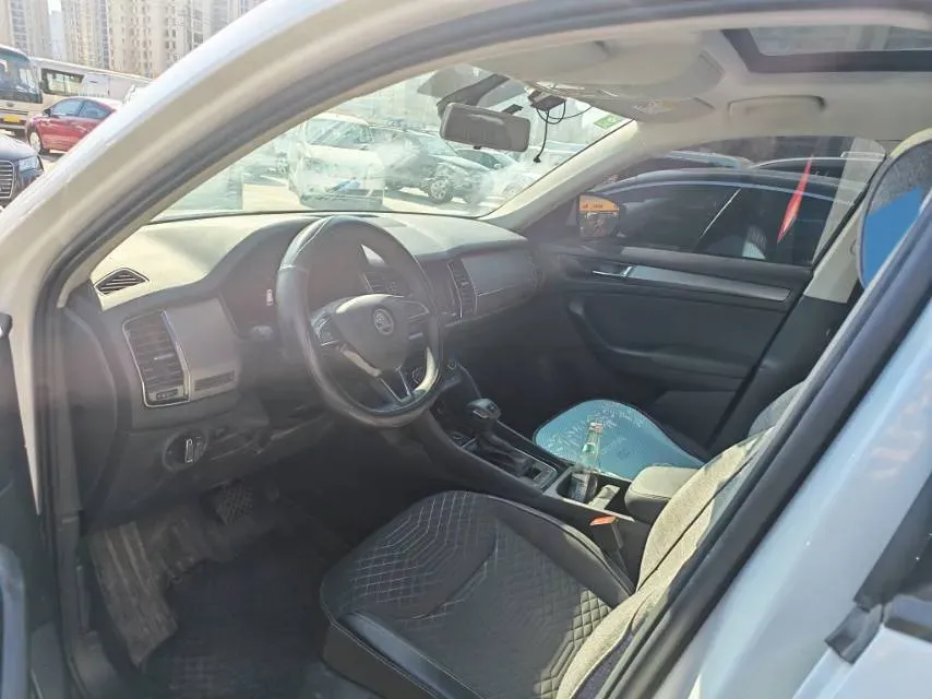 2019 Buick EnvisionPlus 1.5T 169HP L4 7DCT,autocango,china used car exporter,china ev exporter,chinese used car exporter,chinese used ev exporter