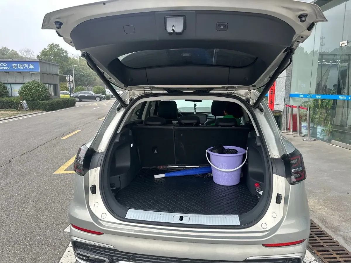 2023 HongQi HS5 2.0T 252HP L4 8AT,autocango,china used car exporter,china ev exporter,chinese used car exporter,chinese used ev exporter