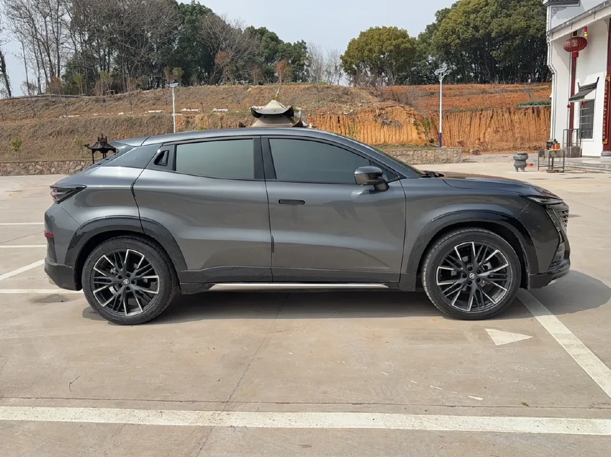 2023 ChangAn UNI-T 1.5T 188HP L4 7DCT,autocango,china used car exporter,china ev exporter,chinese used car exporter,chinese used ev exporter