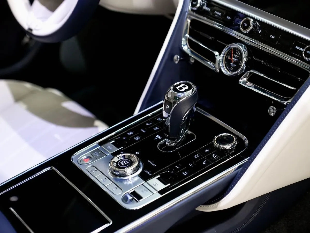 2022 Bentley Flying Spur 4.0T 550HP V8 8DCT,autocango,china used car exporter,china ev exporter,chinese used car exporter,chinese used ev exporter