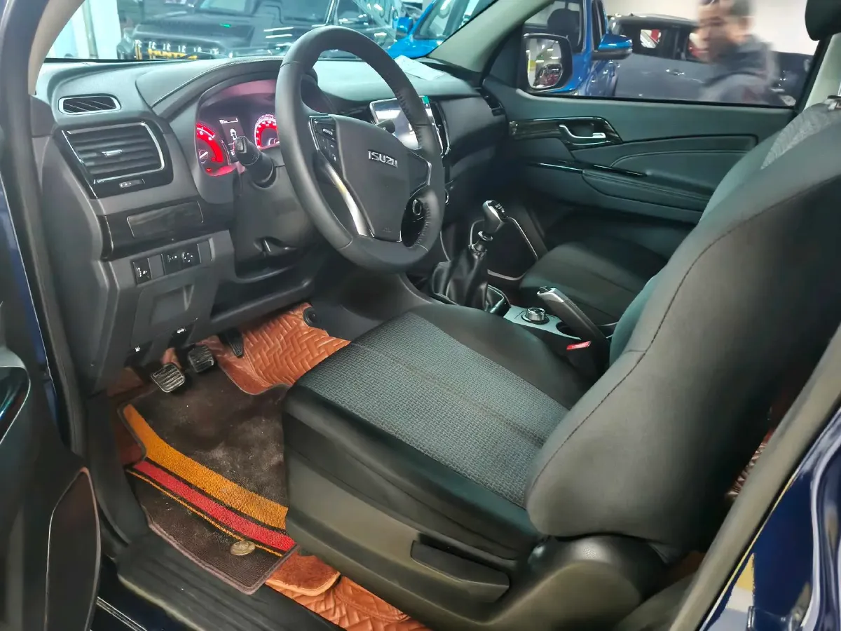 2020 Isuzu LingTuo 2.5T 150HP L4 6MT,autocango,china used car exporter,china ev exporter,chinese used car exporter,chinese used ev exporter