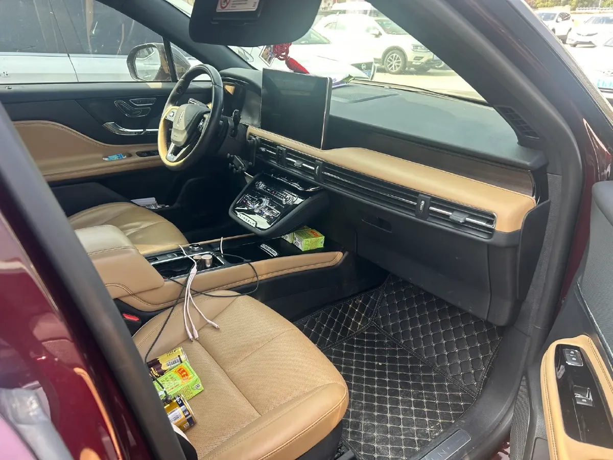 2023 Lincoln Corsair 2.0T 261HP L4 8AT,autocango,china used car exporter,china ev exporter,chinese used car exporter,chinese used ev exporter