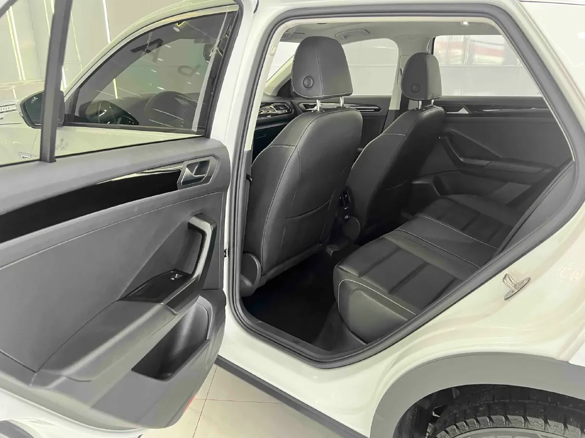 2022 Volkswagen T-Roc 1.4T 150HP L4 7DCT,autocango,china used car exporter,china ev exporter,chinese used car exporter,chinese used ev exporter