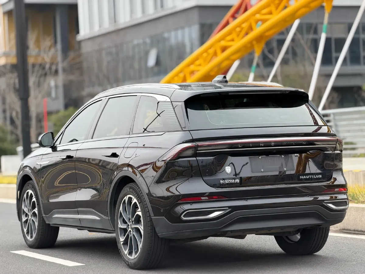 2023 Lincoln Nautilus 2.0T 261HP L4 8AT,autocango,china used car exporter,china ev exporter,chinese used car exporter,chinese used ev exporter