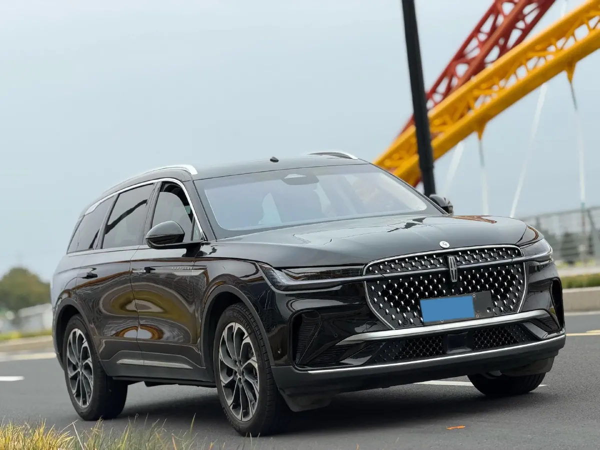 2023 Lincoln Nautilus 2.0T 261HP L4 8AT,autocango,china used car exporter,china ev exporter,chinese used car exporter,chinese used ev exporter