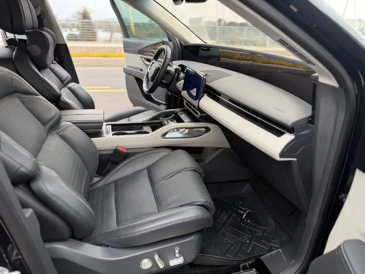 2023 Lincoln Nautilus 2.0T 261HP L4 8AT,autocango,china used car exporter,china ev exporter,chinese used car exporter,chinese used ev exporter